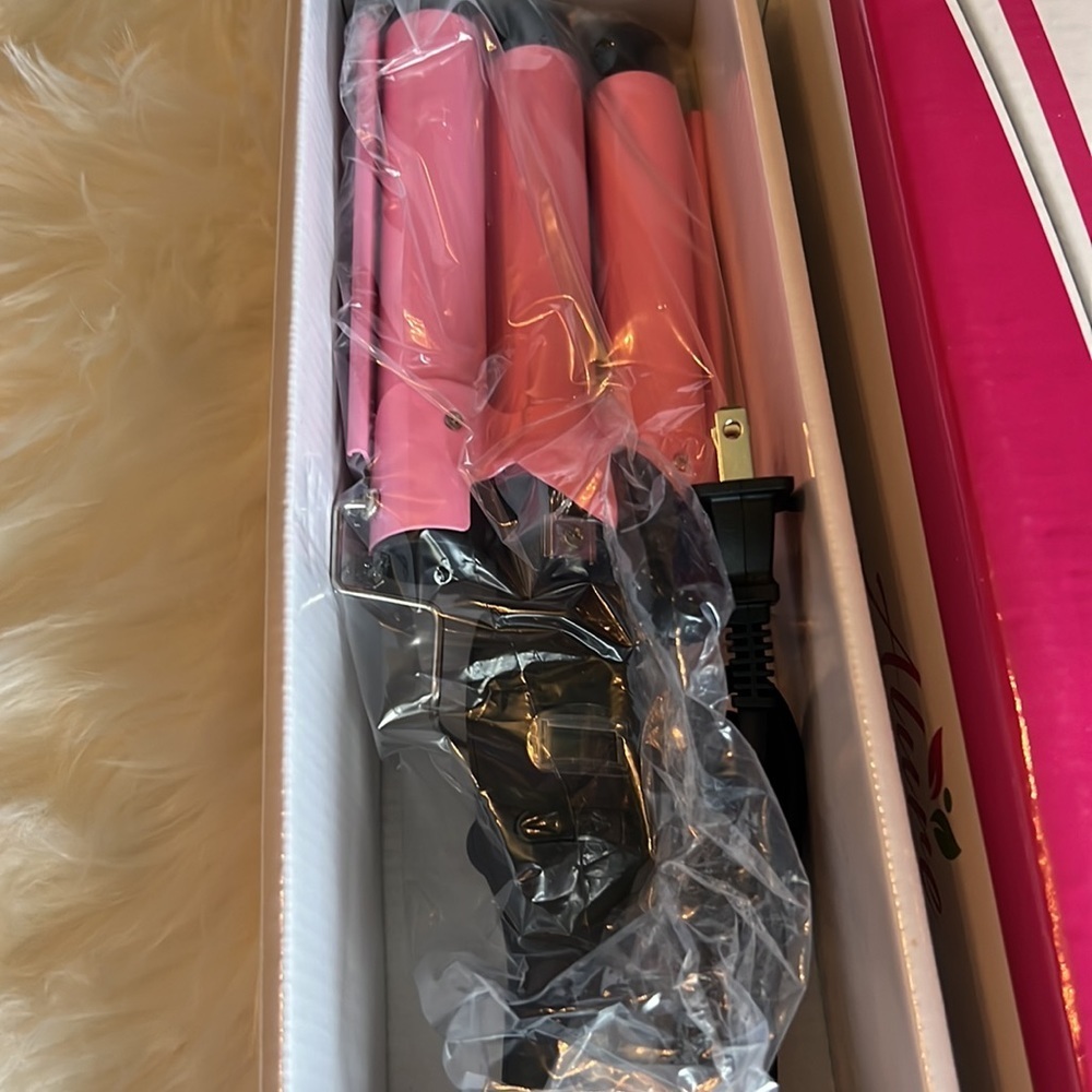 Allure 3 barrel curling iron . New in box - Picture 2 of 2